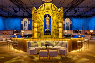 In the middle of the space, a custom bar—with an Oscar statue in the center—rotated slowly throughout the evening.