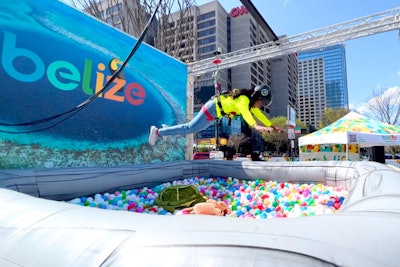 Giant Human Claw Machine | Experience by Interactive Entertainment Group