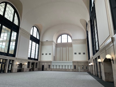 Today, the Prime maintains some of its historical features.