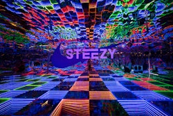 Also at Coachella 2024, STEEZY—an online platform for dance enthusiasts—celebrated its partnership with Nike through the STEEZY 'House of Reflections,' sponsored by Nike Air Max. The activation took the form of a massive shoe box; inside, the immersive experience provided performers and dancers with a colorful, infinity room-like setting for self-expression and content creation.