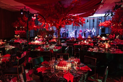 Eight florists came together to pull off the event’s ambitious design, as well as four rental companies and six different planners. In total, more than 30 sponsors worked together to fulfill the WIPA Philadelphia board’s vision.