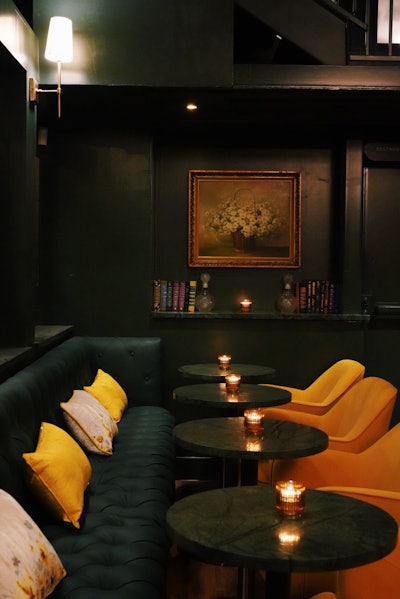 Daisy Lounge