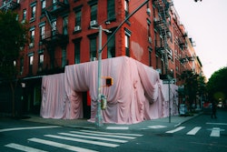 For a three-day pop-up in New York City, luxury beauty brand Hourglass collaborated with visual artist and designer Andrés Reisinger for an art installation promoting Hourglass' new Unreal Liquid Blush. Reisinger—known for digitally taking over iconic architectural locations around the world with his dreamlike pink drapes—created this rare physical installation for one weekend only in July.