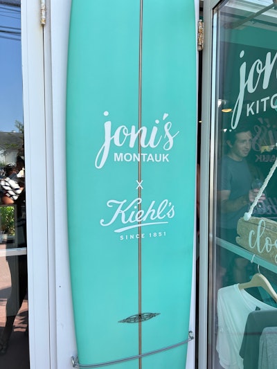 At Joni’s Kitchen Montauk, Kiehl’s offered a limited-edition GlowBetter smoothie, inspired by the Better Screen SPF. Customers received a full-size Better Screen SPF 50+ along with Kiehl’s merchandise and additional product samples.