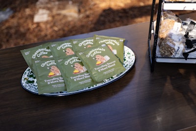 As part of the tour, BÉIS continues its collaboration with Chamberlain Coffee, introducing limited-edition offerings including Traveling Beaver S’more single-serve coffee and a Chamberlain Coffee x BÉIS Camp mug and spill-proof tumbler.