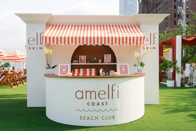 The first 50 guests who attended the pop-up each day were gifted special 'bronze' membership cards that could be redeemed for a take-home sample of the Bronzing Drops in the guest’s preferred shade.