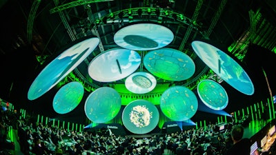 Europalco, the largest provider of solutions for events and shows in southern Europe, created a tech-driven experience at the 36th Deloitte IRGAwards in Lisbon, Portugal. In addition to creating a 360-degree immersive environment that combined round screens and immersive audio, Europalco aimed to showcase the harmony between humans and machines via its state-of-the-art KUKA robot. The evening began with a performance where a KUKA robot played the piano alongside a human pianist.