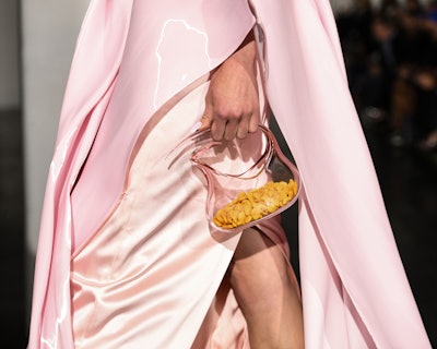 Models even carried glass handbags filled with actual Goldfish crackers.