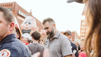 Former Philadelphia Eagles player Jason Kelce interacted with attendees.