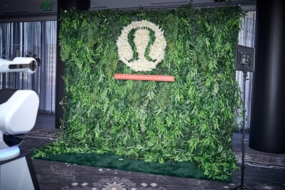 The athleisure apparel brand also provided a glam bot with a greenery-filled photo backdrop.