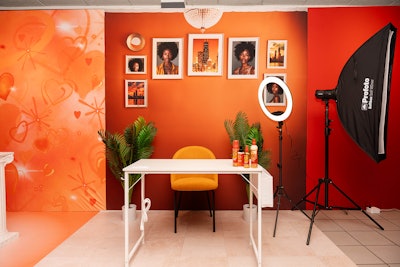 A vignette inspired by the 2010s featured a setup inspired by content creators and influencers. Guests could pose in the setting and snap selfies, acting as though they were posing in a throwback Chicago apartment.