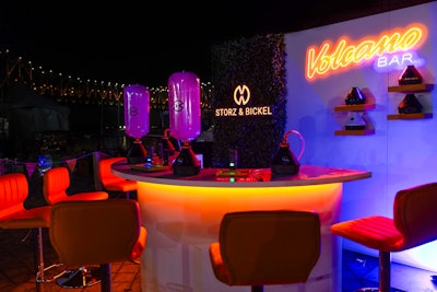 STORZ & BICKEL made a splash as the first cannabis brand to host an on-site consumption event at the Super Bowl, bringing the VOLCANO Bar to the Sports Illustrated party. Guests enjoyed smoke-free sessions with a dry herb vaporizer alongside CEO Jürgen Bickel and retired NFL superstar 'Pacman' Jones.