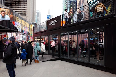 In February, L'Oréal Paris hosted a pop-up event to celebrate the launch of its new Paradise Big Deal Mascara. It featured an immersive billboard activation in Times Square where visitors were able to have their lashes featured. Eight thousand products were distributed and the experience generated 18.6 million instances of the hashtag #bigdealmascara.