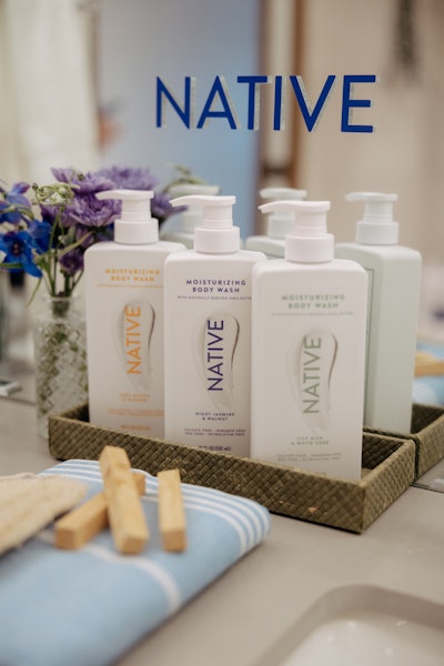 Guests’ bathrooms were stocked with Native products, including the new body washes in scents such as Shea Butter & Almond, Cocoa Butter & Vanilla, and Night Jasmine & Walnut. Attendees had a few hours of free time after check-in and were encouraged to “Get Drenched!” with the body wash of their choice. Signage describing the new products paired each scent with a QR code, which opened a customized playlist that guests could listen to as they showered.