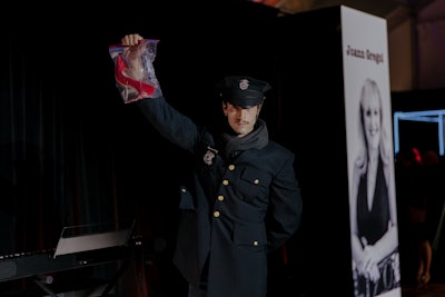 Guests got into the spirit of the night by dressing as seductive super-sleuths and collaborating to solve the evening’s mystery. The lively atmosphere encouraged everyone to work together, navigating clues and puzzles while interacting with the event’s immersive elements.