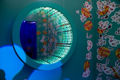 Inside, the space was packed with interactive surprises, Easter eggs, and a hidden entrance to the Backyard Bash—a high-energy hangout where fans could enjoy games, giveaways, music, and photo ops with Phineas and Ferb themselves.
