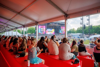 The cabana offered an oasis for Verizon customers to recharge their phones, create content in an immersive photo studio, and personalize their phones at a charm bar with designs from NYC designer Susan Alexandra.