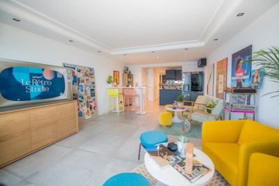GumGum’s Le Rétro Studio